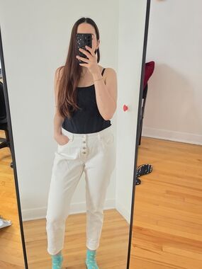 Women’s White Boyfriend Jeans - High-Rise Button Front